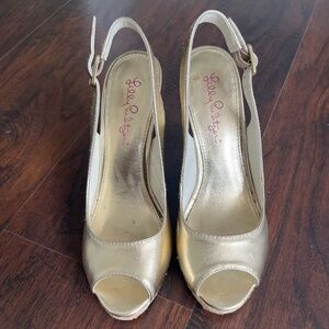 Lilly Pulitzer Gold Wedges!